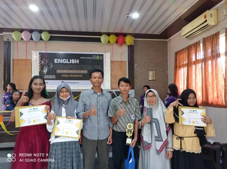 SMKN 4 Juara 3 pada English Competition FKIP Unilak